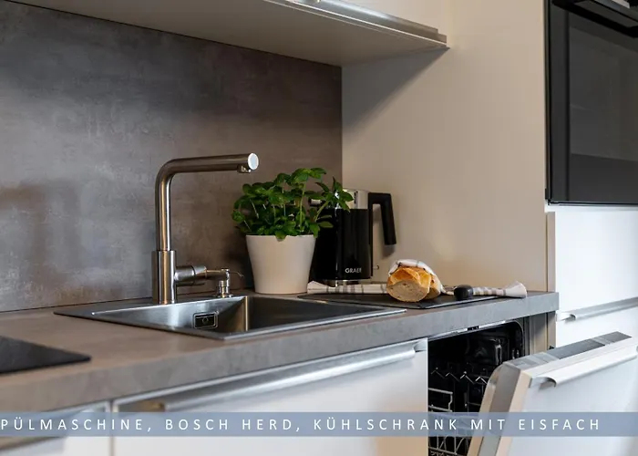 Leinetal - Bester Schlafkomfort In Hochwertiger Hotelbettwaesche, 3 - Grosse Kueche, Duschbad & Parkplatz Apartman